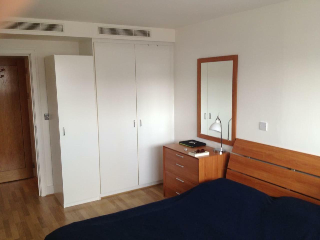 1 Bedroom In Chelsea Bridge Wharf London Ngoại thất bức ảnh